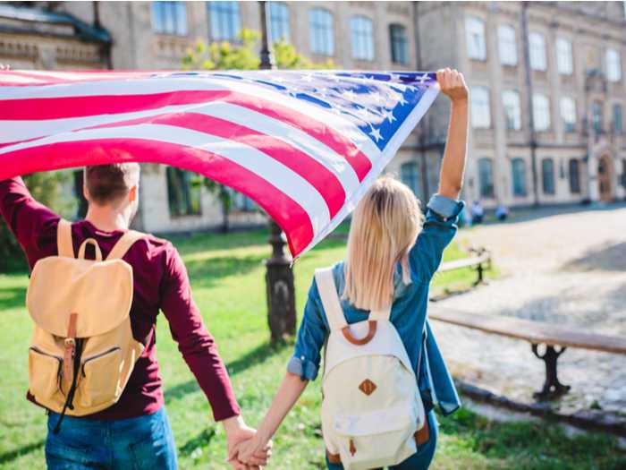 俄罗斯话剧《零祈祷》和上话全本《红楼梦》国内外两部大戏启幕2024北京人艺国际戏剧邀请展