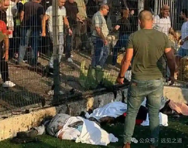 程墨：12名以色列少年被炸死 乌空袭俄多地机场炼油厂