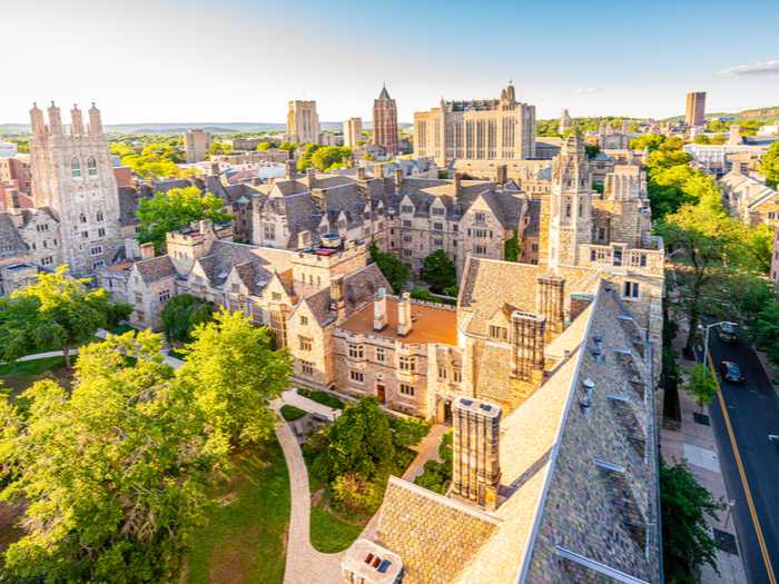 南京传媒学院五年制专转本可以报哪些专业？考试教材是什么？