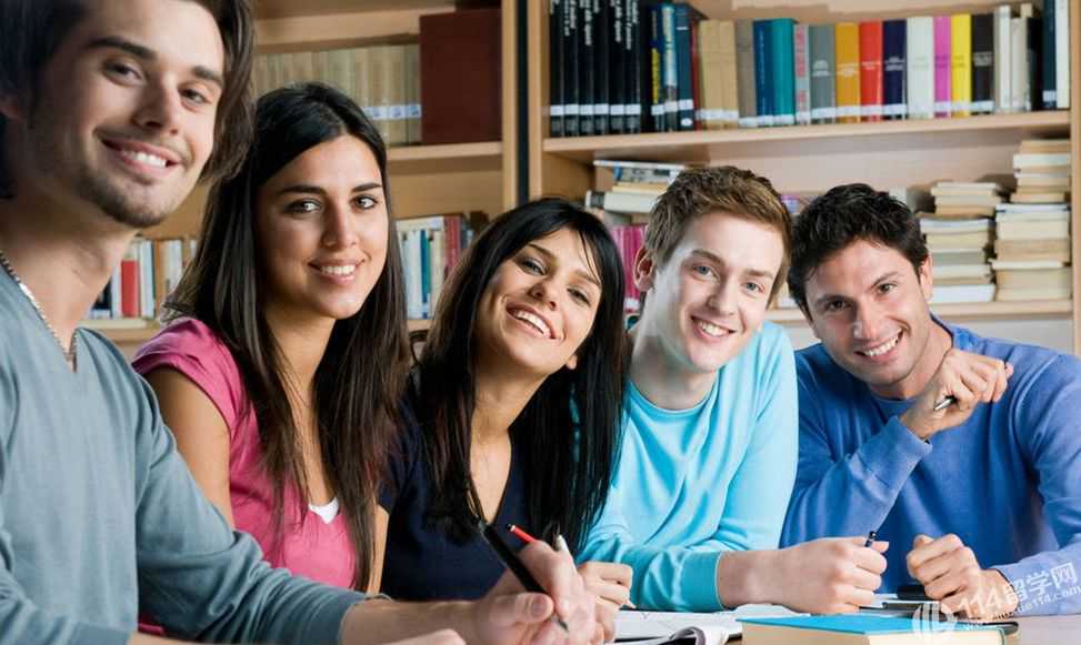 举国动员与俄开战？乌克兰动员数十万女兵，孕妇都要进行兵役登记