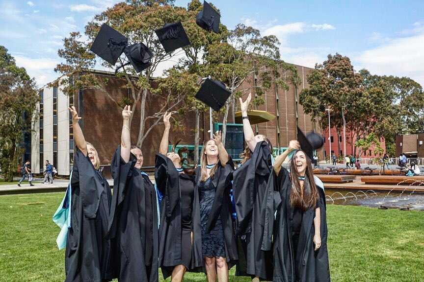 乌克兰来中国那么多美女，都是靠什么生活，去一个地方看看就知道