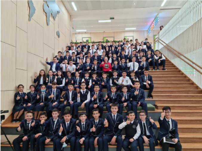 乌市司法局举行“走进司法行政 感受司法惠民 民族团结一家亲”联谊活动