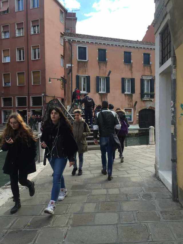 昆明边检站查获一起伪造韩国签证入境案