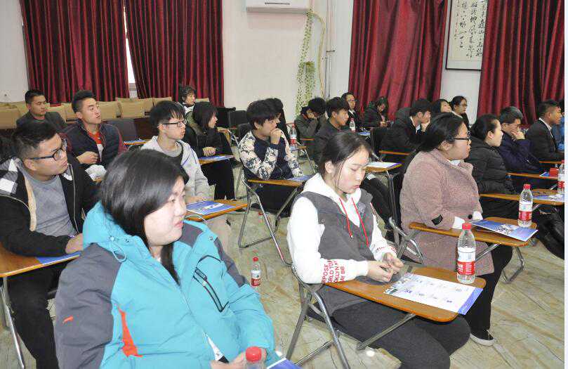 钟南山院士、李兰娟院士、张文宏教授“同框”，详解学校疫情防控工作如何做