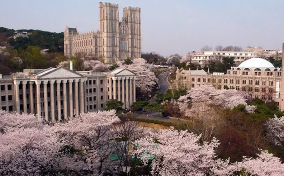 49年傅斯年跟随蒋介石前往台湾，一年后却气绝身亡，引起众人热议