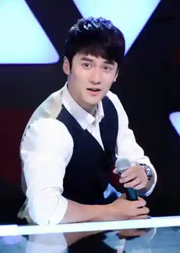 蒋劲夫宣布即将留学，粉丝：少年，好好迎接新征程