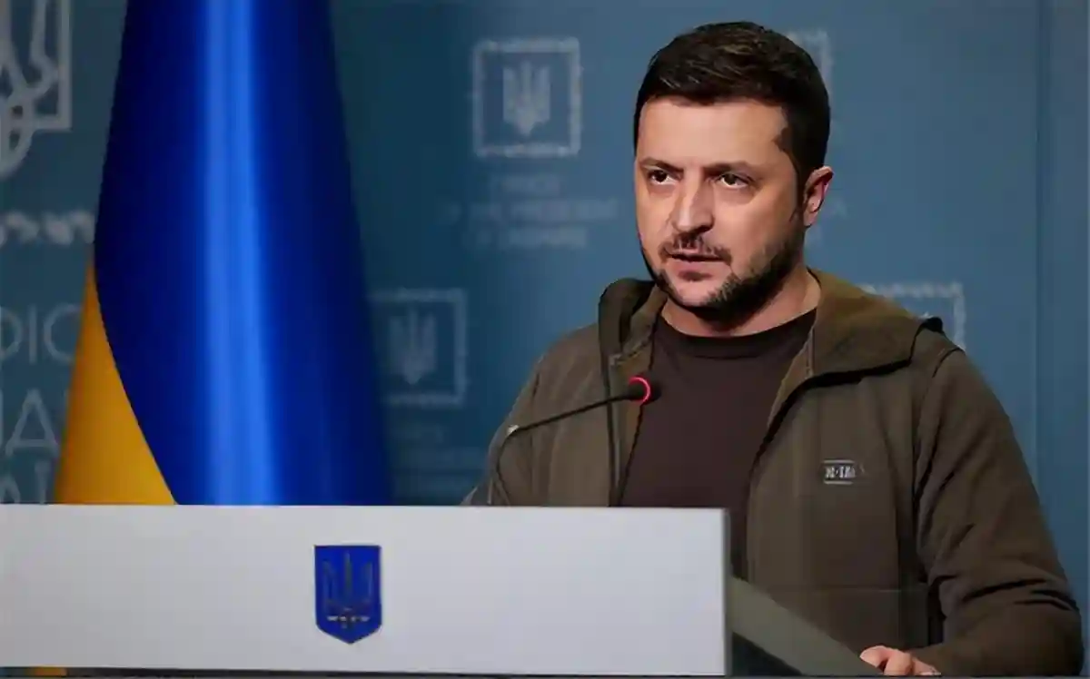 乌军打仗间隙补英语，泽连斯基的“英雄梦”，是带领人民投奔西方